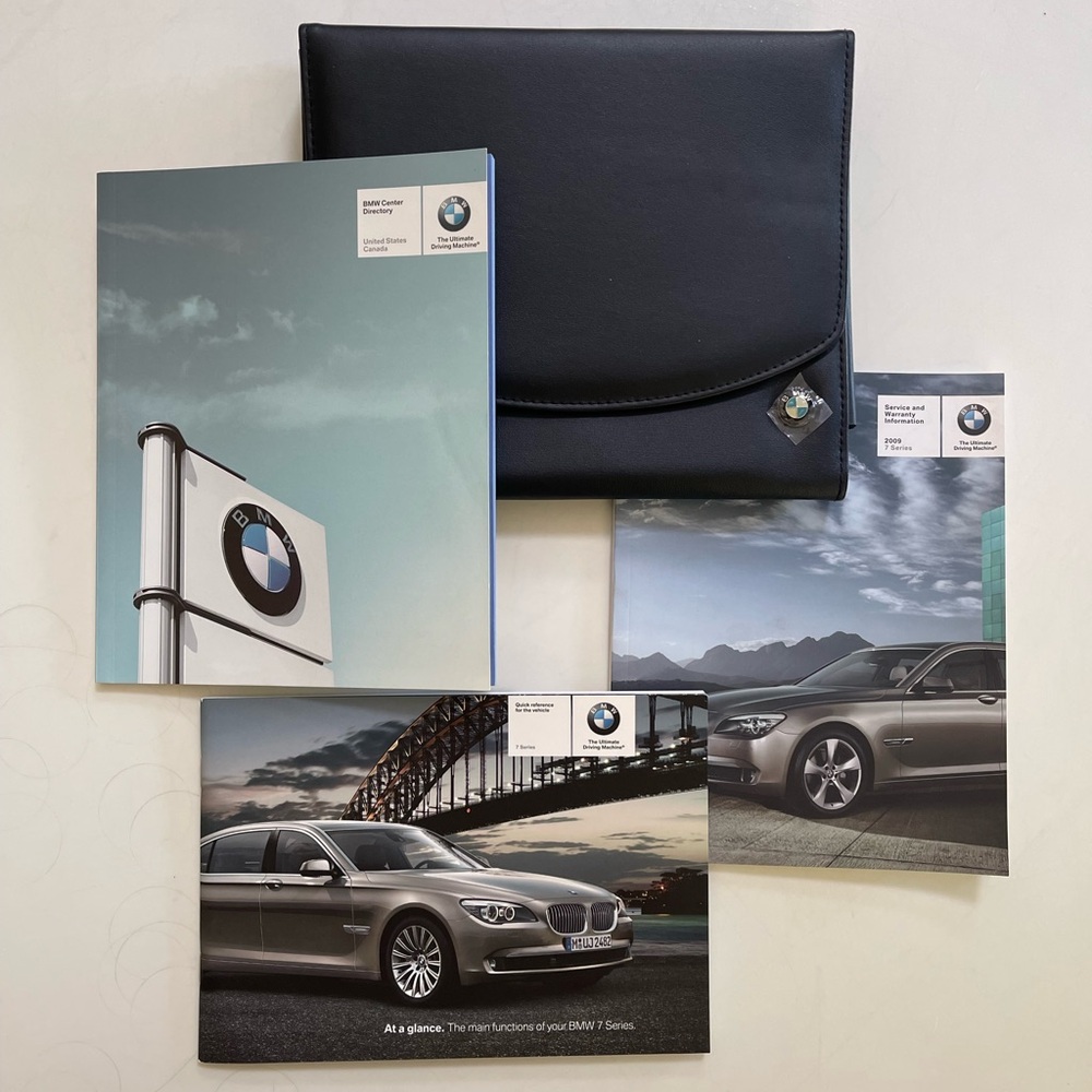 BMW 2009 7 Series 750Li 750i Owners Operator Manuals Guides W/ Case BMW Emblem